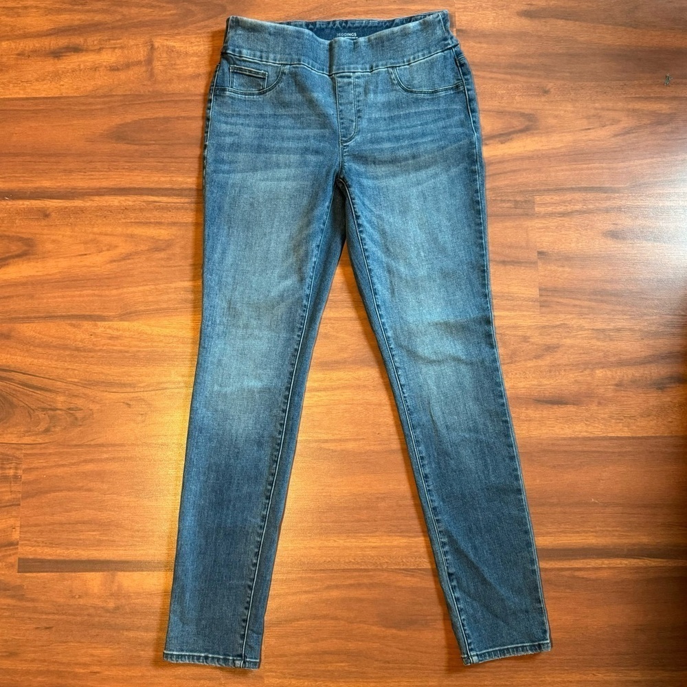 Chico’s Pull On Jegging Denim Stretch Jeans - Picture 3 of 9